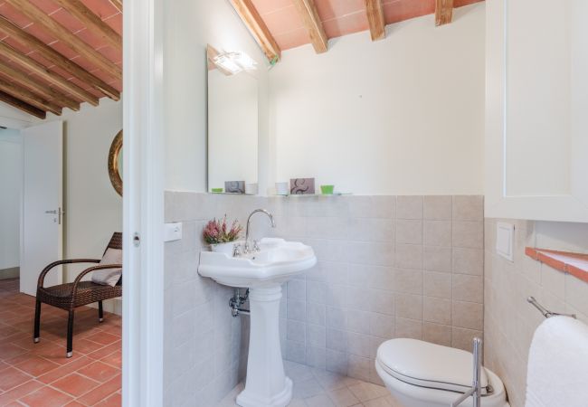 Апартаменты на San Gennaro - Casa Gennaro a 3 bedrooms farmhouse apartment with pool in Lucca Апартаменты на San Gennaro - Casa Gennaro a 3 bedrooms farmhouse apartment with pool in Lucca