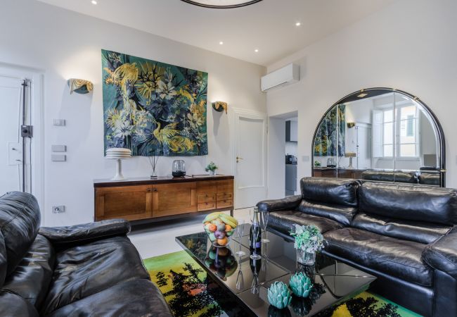 Апартаменты на Lucca - Modern 1st Floor Apartment with Terrace Апартаменты на Lucca - Modern 1st Floor Apartment with Terrace