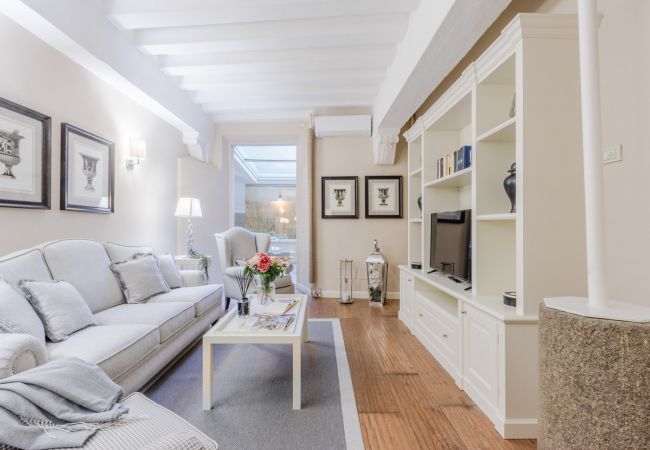 Апартаменты на Lucca - Lapo 2 bedrooms and outdoor inside Lucca Апартаменты на Lucca - Lapo 2 bedrooms and outdoor inside Lucca