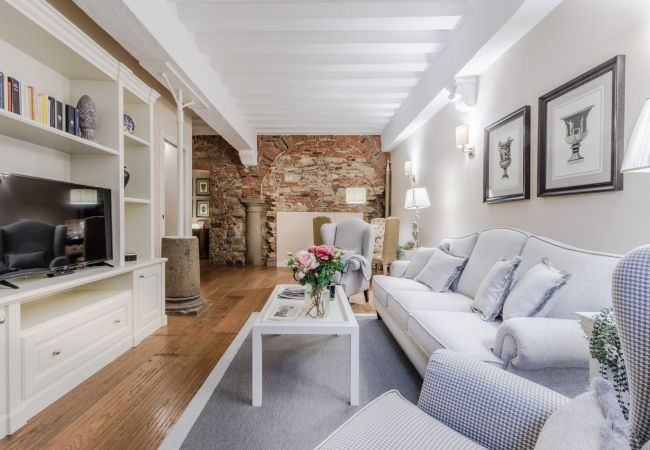 Апартаменты на Lucca - Lapo 2 bedrooms and outdoor inside Lucca Апартаменты на Lucca - Lapo 2 bedrooms and outdoor inside Lucca