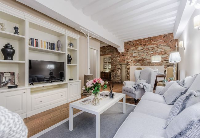 Апартаменты на Lucca - Lapo 2 bedrooms and outdoor inside Lucca Апартаменты на Lucca - Lapo 2 bedrooms and outdoor inside Lucca