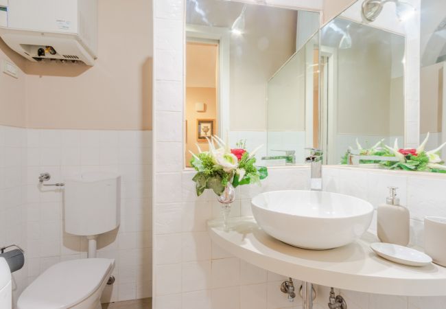 Апартаменты на Lucca - Lapo 2 bedrooms and outdoor inside Lucca Апартаменты на Lucca - Lapo 2 bedrooms and outdoor inside Lucca