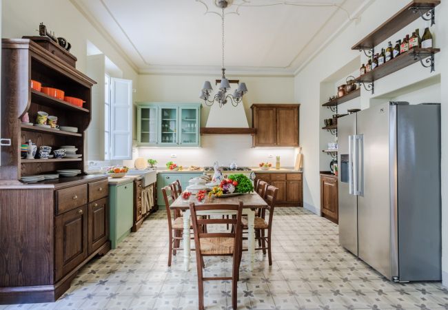 Апартаменты на Lucca - The Healing Garden, 4 bedrooms Villa inside the Walls Апартаменты на Lucca - The Healing Garden, 4 bedrooms Villa inside the Walls