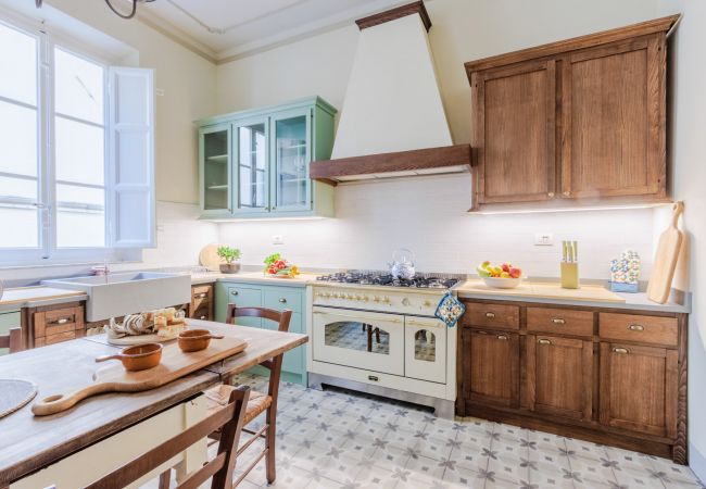 Апартаменты на Lucca - The Healing Garden, 4 bedrooms Villa inside the Walls Апартаменты на Lucca - The Healing Garden, 4 bedrooms Villa inside the Walls