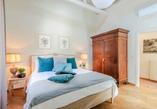 Апартаменты на Lucca - The Healing Garden, 4 bedrooms Villa inside the Walls Апартаменты на Lucca - The Healing Garden, 4 bedrooms Villa inside the Walls