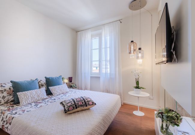 Апартаменты на Lucca - Modern 3 Bedrooms Apartment with Elevator Апартаменты на Lucca - Modern 3 Bedrooms Apartment with Elevator