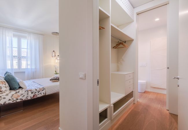 Апартаменты на Lucca - Modern 3 Bedrooms Apartment with Elevator Апартаменты на Lucca - Modern 3 Bedrooms Apartment with Elevator
