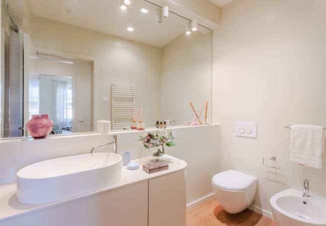 Апартаменты на Lucca - Modern 3 Bedrooms Apartment with Elevator Апартаменты на Lucca - Modern 3 Bedrooms Apartment with Elevator