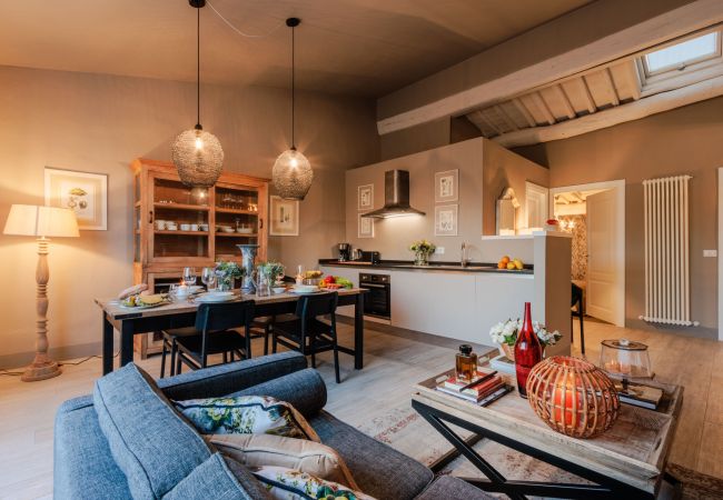 Апартаменты на Lucca - Casa Marta, Luxury 2 Bedrooms Apartment with Terrace Inside the Walls of Lucca Апартаменты на Lucca - Casa Marta, Luxury 2 Bedrooms Apartment with Terrace Inside the Walls of Lucca