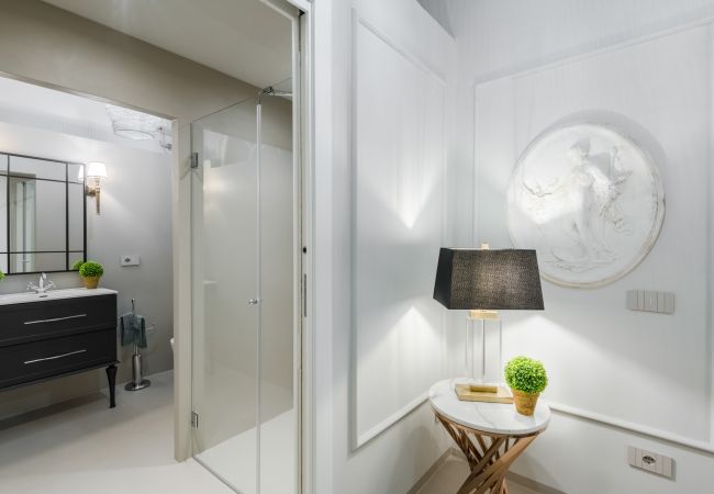 Апартаменты на Lucca - A private outdoor, 2 Bedrooms and a Pool inside Lucca Апартаменты на Lucca - A private outdoor, 2 Bedrooms and a Pool inside Lucca