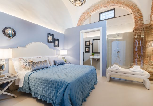 Апартаменты на Lucca - A private outdoor, 2 Bedrooms and a Pool inside Lucca Апартаменты на Lucca - A private outdoor, 2 Bedrooms and a Pool inside Lucca