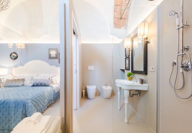 Апартаменты на Lucca - A private outdoor, 2 Bedrooms and a Pool inside Lucca Апартаменты на Lucca - A private outdoor, 2 Bedrooms and a Pool inside Lucca