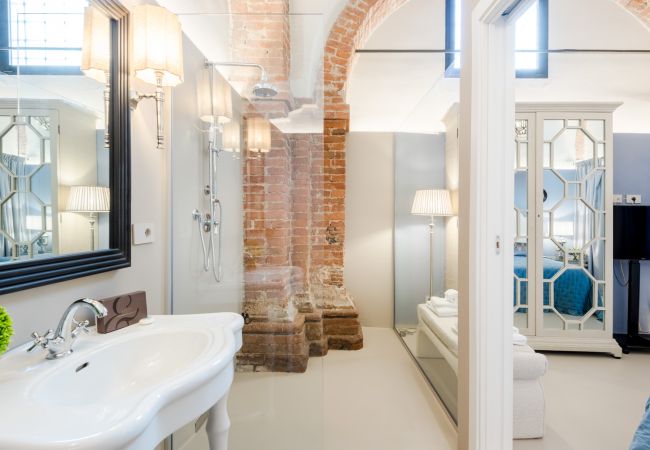 Апартаменты на Lucca - A private outdoor, 2 Bedrooms and a Pool inside Lucca Апартаменты на Lucca - A private outdoor, 2 Bedrooms and a Pool inside Lucca