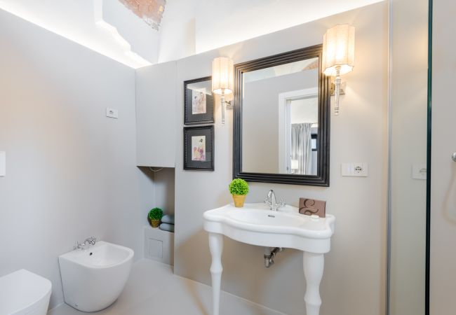 Апартаменты на Lucca - A private outdoor, 2 Bedrooms and a Pool inside Lucca Апартаменты на Lucca - A private outdoor, 2 Bedrooms and a Pool inside Lucca