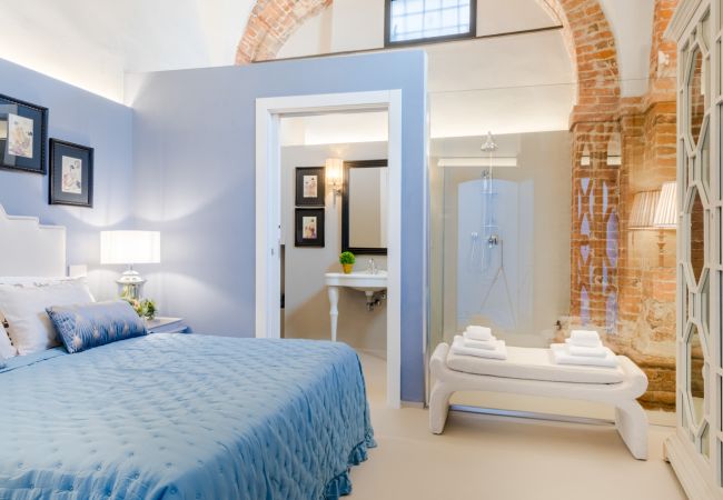 Апартаменты на Lucca - A private outdoor, 2 Bedrooms and a Pool inside Lucca Апартаменты на Lucca - A private outdoor, 2 Bedrooms and a Pool inside Lucca