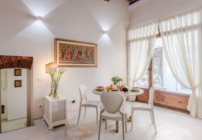 Апартаменты на Lucca - Smart and Convenient Ground Floor Apartment inside the Lucca Walls Апартаменты на Lucca - Smart and Convenient Ground Floor Apartment inside the Lucca Walls
