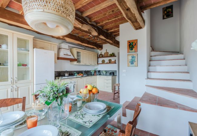 Апартаменты на San Gennaro - Casa Bellavista at Il Borghetto Farmhouse, smart, convenient rental home with shared pool in Lucca Апартаменты на San Gennaro - Casa Bellavista at Il Borghetto Farmhouse, smart, convenient rental home with shared pool in Lucca