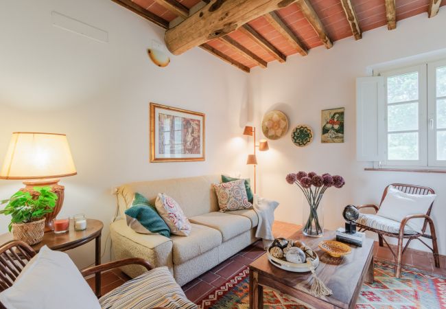 Апартаменты на San Gennaro - Casa Bellavista at Il Borghetto Farmhouse, smart, convenient rental home with shared pool in Lucca Апартаменты на San Gennaro - Casa Bellavista at Il Borghetto Farmhouse, smart, convenient rental home with shared pool in Lucca