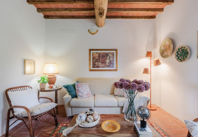Апартаменты на San Gennaro - Casa Bellavista at Il Borghetto Farmhouse, smart, convenient rental home with shared pool in Lucca Апартаменты на San Gennaro - Casa Bellavista at Il Borghetto Farmhouse, smart, convenient rental home with shared pool in Lucca