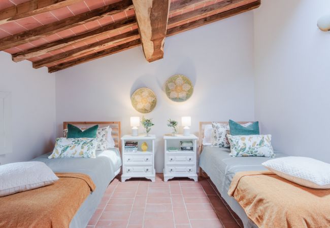 Апартаменты на San Gennaro - Casa Bellavista at Il Borghetto Farmhouse, smart, convenient rental home with shared pool in Lucca Апартаменты на San Gennaro - Casa Bellavista at Il Borghetto Farmhouse, smart, convenient rental home with shared pool in Lucca
