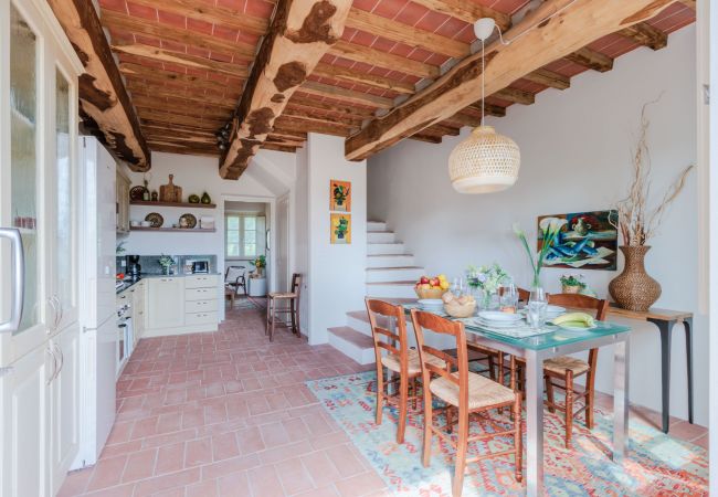 Апартаменты на San Gennaro - Casa Bellavista at Il Borghetto Farmhouse, smart, convenient rental home with shared pool in Lucca Апартаменты на San Gennaro - Casa Bellavista at Il Borghetto Farmhouse, smart, convenient rental home with shared pool in Lucca