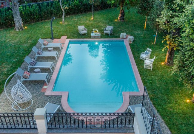Вилла на Lucca - Villa Buonamici, a Luxury Villa with Pool in a walking distance from Lucca Вилла на Lucca - Villa Buonamici, a Luxury Villa with Pool in a walking distance from Lucca