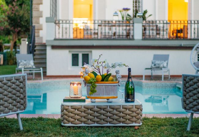 Вилла на Lucca - Villa Buonamici, a Luxury Villa with Pool in a walking distance from Lucca Вилла на Lucca - Villa Buonamici, a Luxury Villa with Pool in a walking distance from Lucca