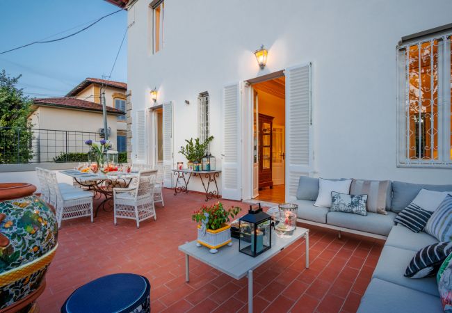 Вилла на Lucca - Villa Buonamici, a Luxury Villa with Pool in a walking distance from Lucca Вилла на Lucca - Villa Buonamici, a Luxury Villa with Pool in a walking distance from Lucca