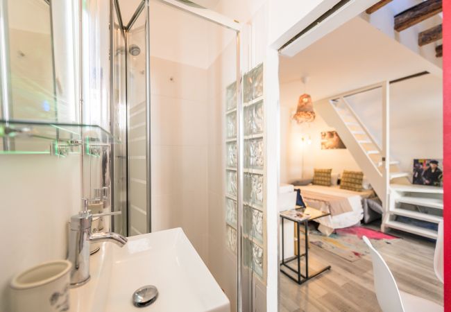 Апартаменты на Madrid - Encantadora buhardilla dúplex en el corazón de Madrid.Temporal Апартаменты на Madrid - Encantadora buhardilla dúplex en el corazón de Madrid.Temporal