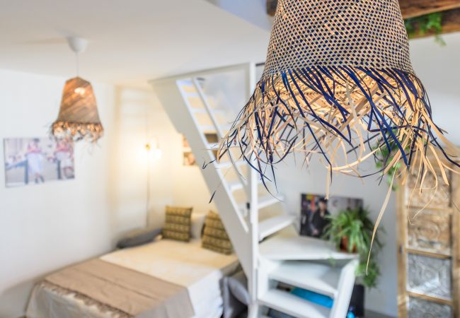 Апартаменты на Madrid - Encantadora buhardilla dúplex en el corazón de Madrid.Temporal Апартаменты на Madrid - Encantadora buhardilla dúplex en el corazón de Madrid.Temporal