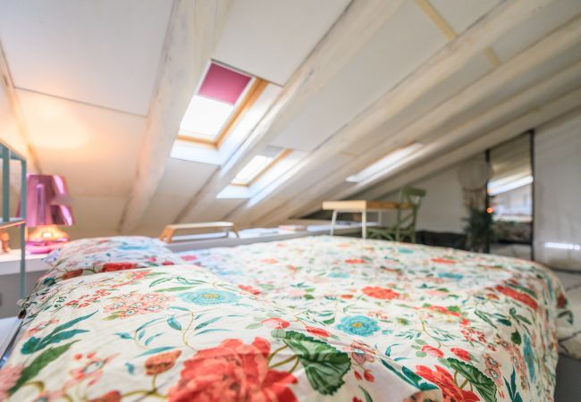 Апартаменты на Madrid - Encantadora buhardilla dúplex en el corazón de Madrid.Temporal Апартаменты на Madrid - Encantadora buhardilla dúplex en el corazón de Madrid.Temporal