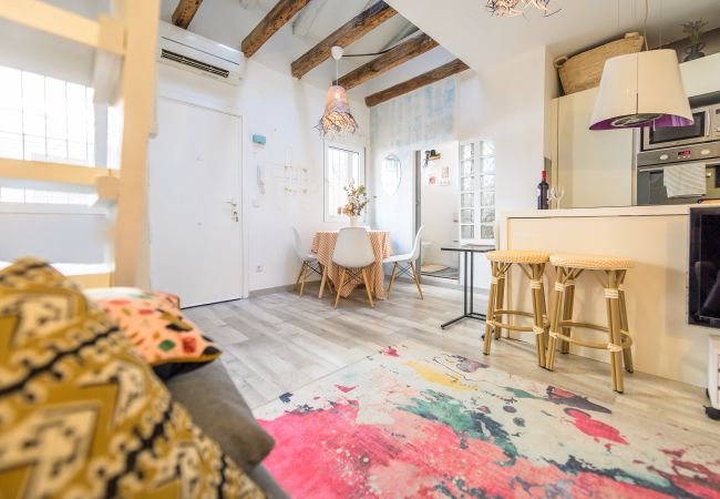 Апартаменты на Madrid - Encantadora buhardilla dúplex en el corazón de Madrid.Temporal Апартаменты на Madrid - Encantadora buhardilla dúplex en el corazón de Madrid.Temporal