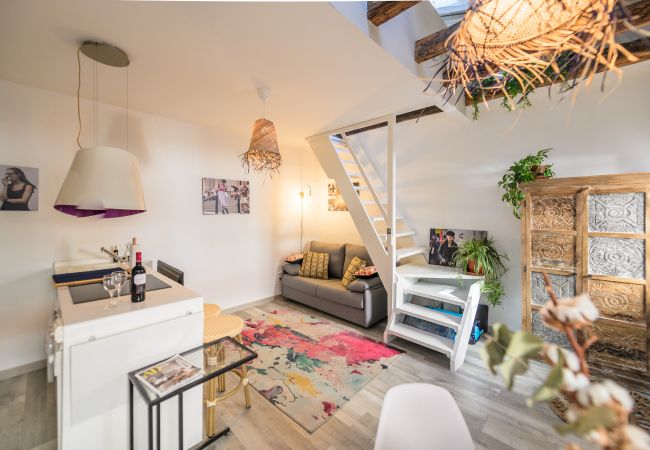 Апартаменты на Madrid - Encantadora buhardilla dúplex en el corazón de Madrid.Temporal Апартаменты на Madrid - Encantadora buhardilla dúplex en el corazón de Madrid.Temporal