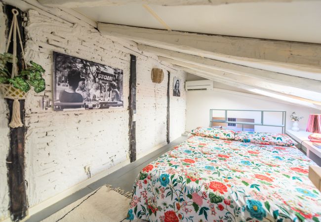 Апартаменты на Madrid - Encantadora buhardilla dúplex en el corazón de Madrid.Temporal Апартаменты на Madrid - Encantadora buhardilla dúplex en el corazón de Madrid.Temporal