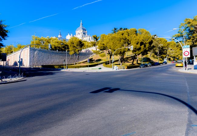 Апартаменты на Madrid - Encantadora buhardilla dúplex en el corazón de Madrid.Temporal Апартаменты на Madrid - Encantadora buhardilla dúplex en el corazón de Madrid.Temporal