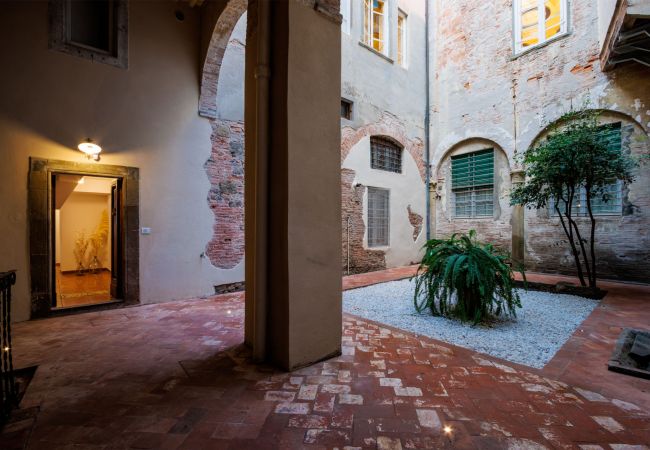 Апартаменты на Lucca - Casa Al Dipinto, an Apartment with Garden Апартаменты на Lucca - Casa Al Dipinto, an Apartment with Garden