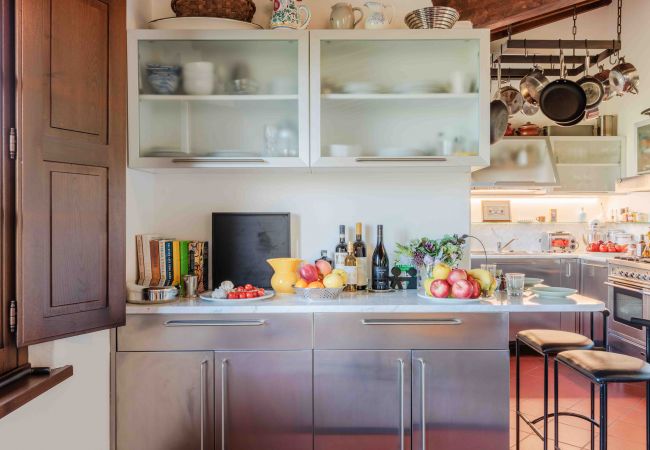 Вилла на Lucca - Villa Debby, 2 bedrooms Farmhouse with Pool on the Hills of Lucca Вилла на Lucca - Villa Debby, 2 bedrooms Farmhouse with Pool on the Hills of Lucca