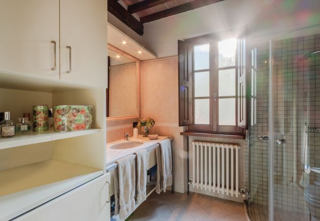 Вилла на Lucca - Villa Debby, 2 bedrooms Farmhouse with Pool on the Hills of Lucca Вилла на Lucca - Villa Debby, 2 bedrooms Farmhouse with Pool on the Hills of Lucca