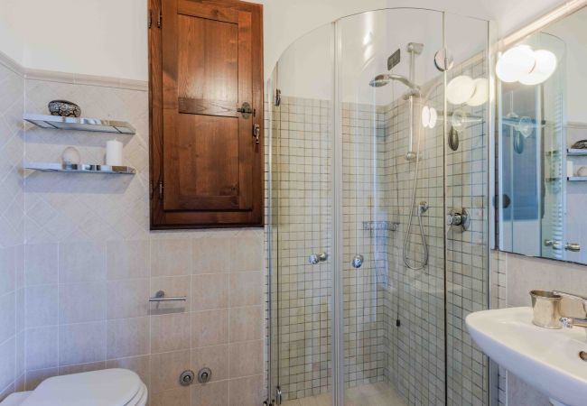 Вилла на Lucca - Villa Debby, 2 bedrooms Farmhouse with Pool on the Hills of Lucca Вилла на Lucca - Villa Debby, 2 bedrooms Farmhouse with Pool on the Hills of Lucca