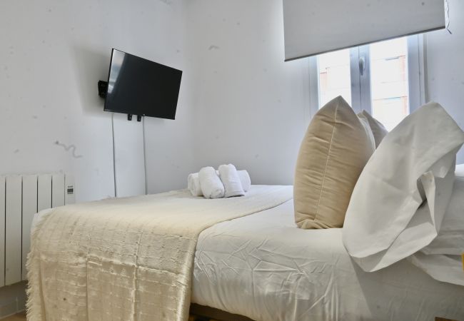 Апартаменты на Madrid - Moderno Apartamento de dos dormitorios y dos baños en Avenida América .Temporal Апартаменты на Madrid - Moderno Apartamento de dos dormitorios y dos baños en Avenida América .Temporal