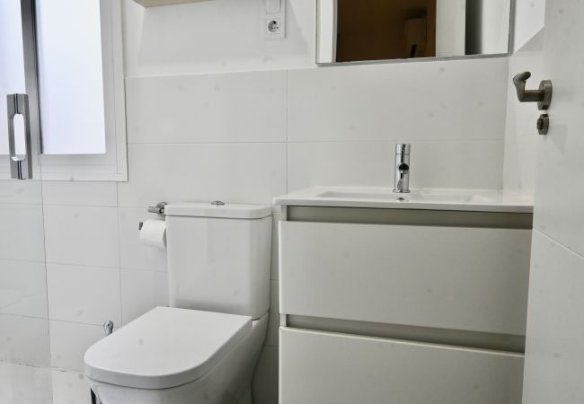 Апартаменты на Madrid - Moderno Apartamento de dos dormitorios y dos baños en Avenida América .Temporal Апартаменты на Madrid - Moderno Apartamento de dos dormitorios y dos baños en Avenida América .Temporal