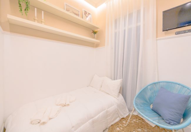 Апартаменты на Madrid - Atractivo apartamento de un dormitorio con patio interior junto al Intercambiador de Avenida América Temporal Апартаменты на Madrid - Atractivo apartamento de un dormitorio con patio interior junto al Intercambiador de Avenida América Temporal