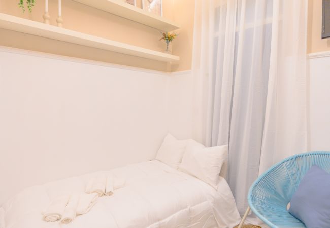 Апартаменты на Madrid - Atractivo apartamento de un dormitorio con patio interior junto al Intercambiador de Avenida América Temporal Апартаменты на Madrid - Atractivo apartamento de un dormitorio con patio interior junto al Intercambiador de Avenida América Temporal