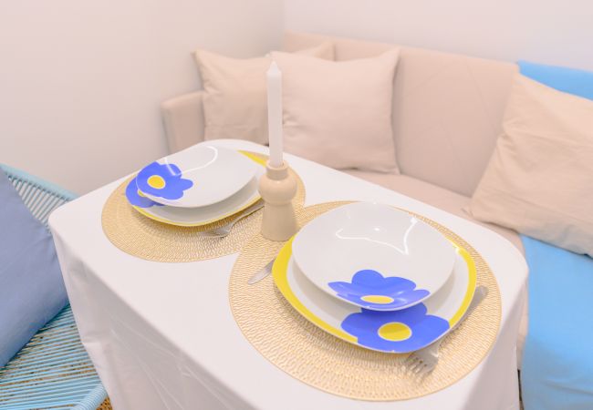 Апартаменты на Madrid - Atractivo apartamento de un dormitorio con patio interior junto al Intercambiador de Avenida América Temporal Апартаменты на Madrid - Atractivo apartamento de un dormitorio con patio interior junto al Intercambiador de Avenida América Temporal