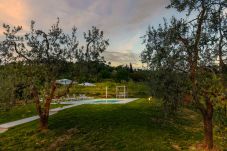 Вилла на Lucca - Villa Amore, a Romantic Hilltop Farmhouse in Lucca