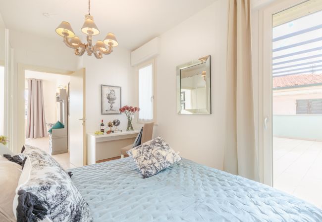 Апартаменты на Lucca - Serenity Vista Penthouse with Terrace in the City Centre of Lucca Апартаменты на Lucca - Serenity Vista Penthouse with Terrace in the City Centre of Lucca