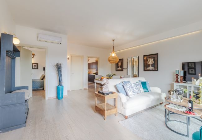 Апартаменты на Lucca - Serenity Vista Penthouse with Terrace in the City Centre of Lucca Апартаменты на Lucca - Serenity Vista Penthouse with Terrace in the City Centre of Lucca