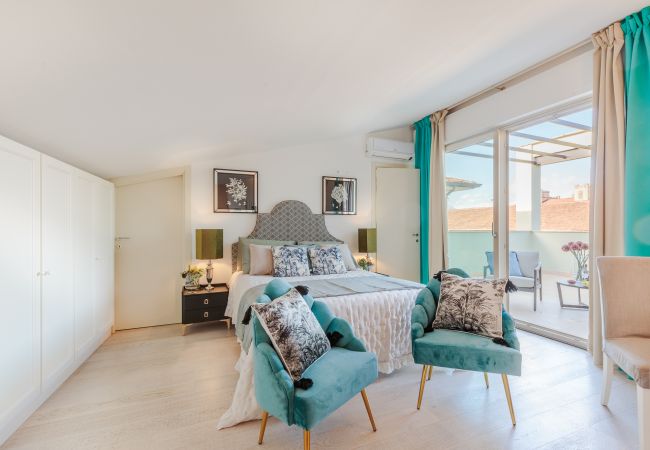 Апартаменты на Lucca - Serenity Vista Penthouse with Terrace in the City Centre of Lucca Апартаменты на Lucca - Serenity Vista Penthouse with Terrace in the City Centre of Lucca