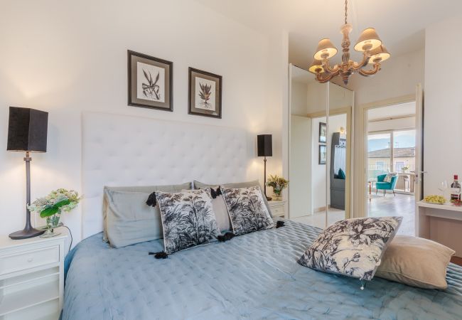 Апартаменты на Lucca - Serenity Vista Penthouse with Terrace in the City Centre of Lucca Апартаменты на Lucca - Serenity Vista Penthouse with Terrace in the City Centre of Lucca