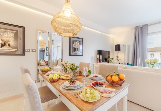 Апартаменты на Lucca - Serenity Vista Penthouse with Terrace in the City Centre of Lucca Апартаменты на Lucca - Serenity Vista Penthouse with Terrace in the City Centre of Lucca